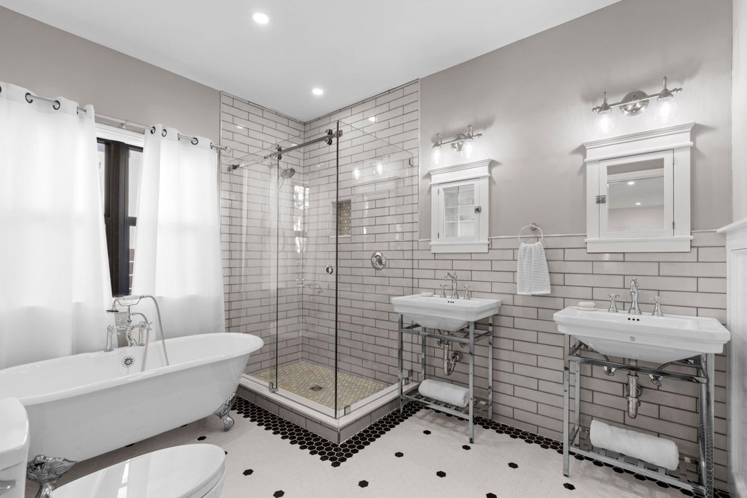 For Sale: $1,195,000 (4 beds, 4 baths, 2013 Square Feet)