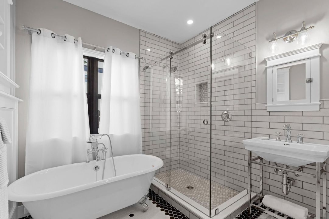 For Sale: $1,195,000 (4 beds, 4 baths, 2013 Square Feet)