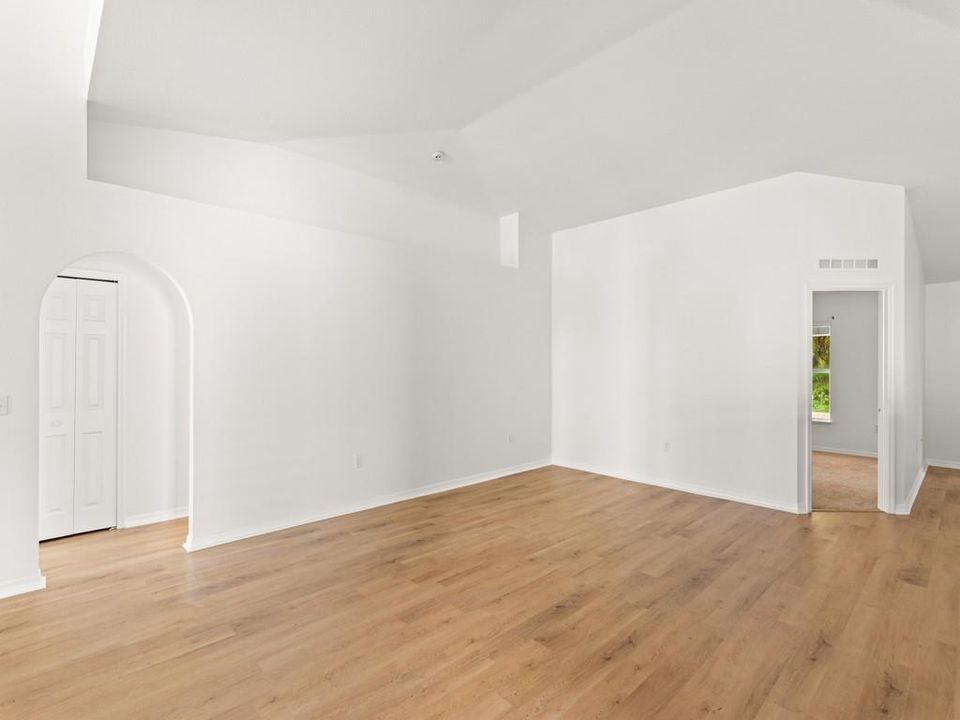 В аренду: $2,000 (3 спален, 2 ванн, 1760 Квадратных фут)