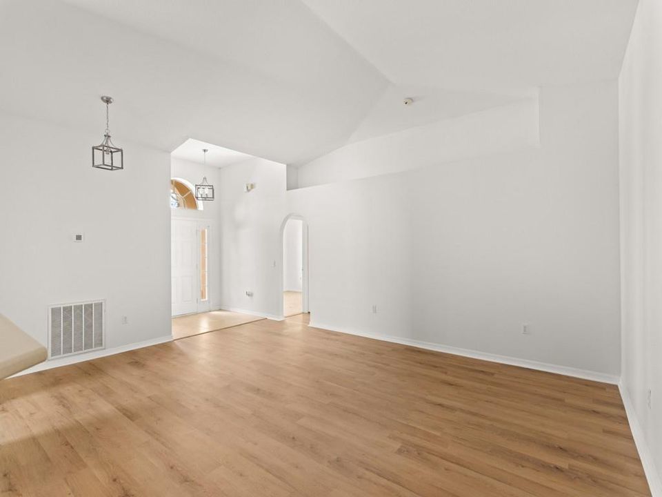 В аренду: $2,000 (3 спален, 2 ванн, 1760 Квадратных фут)