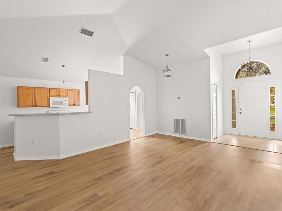 В аренду: $2,000 (3 спален, 2 ванн, 1760 Квадратных фут)