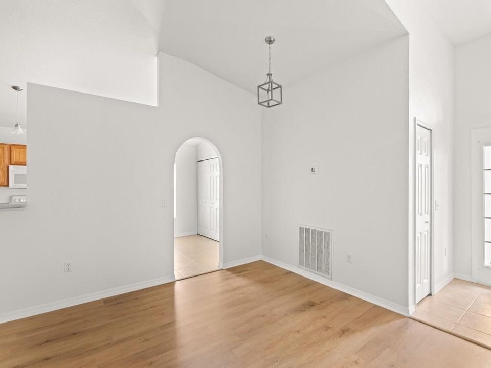 В аренду: $2,000 (3 спален, 2 ванн, 1760 Квадратных фут)