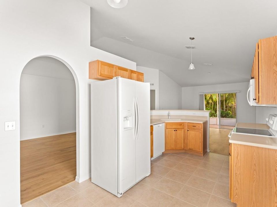 В аренду: $2,000 (3 спален, 2 ванн, 1760 Квадратных фут)