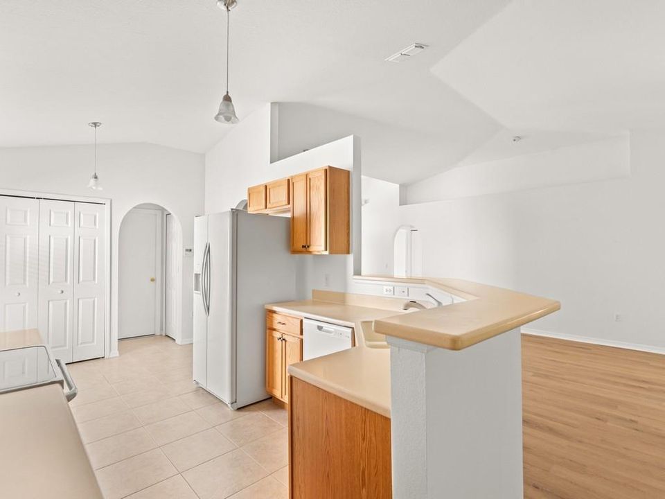 В аренду: $2,000 (3 спален, 2 ванн, 1760 Квадратных фут)