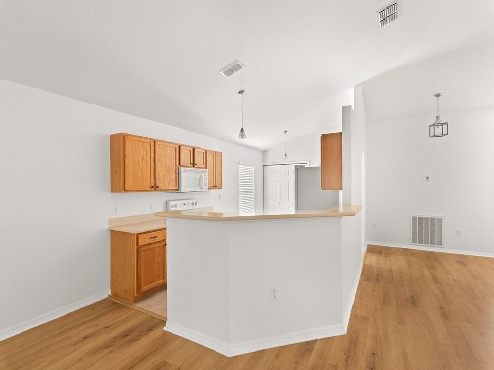 В аренду: $2,000 (3 спален, 2 ванн, 1760 Квадратных фут)