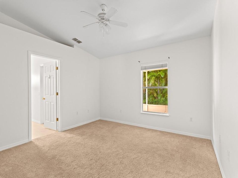 В аренду: $2,000 (3 спален, 2 ванн, 1760 Квадратных фут)