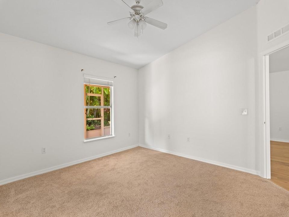 В аренду: $2,000 (3 спален, 2 ванн, 1760 Квадратных фут)