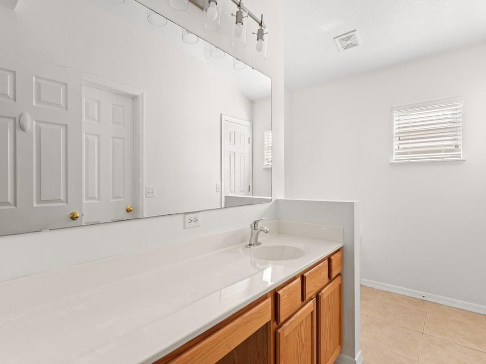 В аренду: $2,000 (3 спален, 2 ванн, 1760 Квадратных фут)