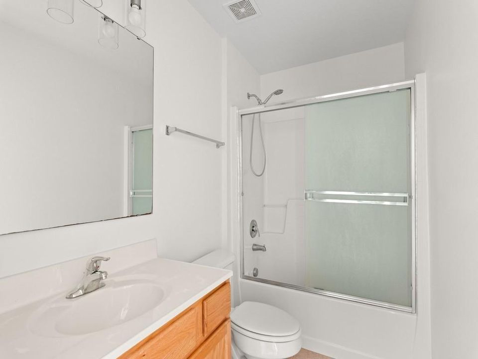 В аренду: $2,000 (3 спален, 2 ванн, 1760 Квадратных фут)