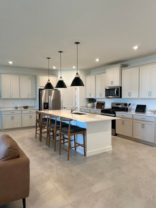 For Rent: $5,000 (4 beds, 2 baths, 2209 Square Feet)