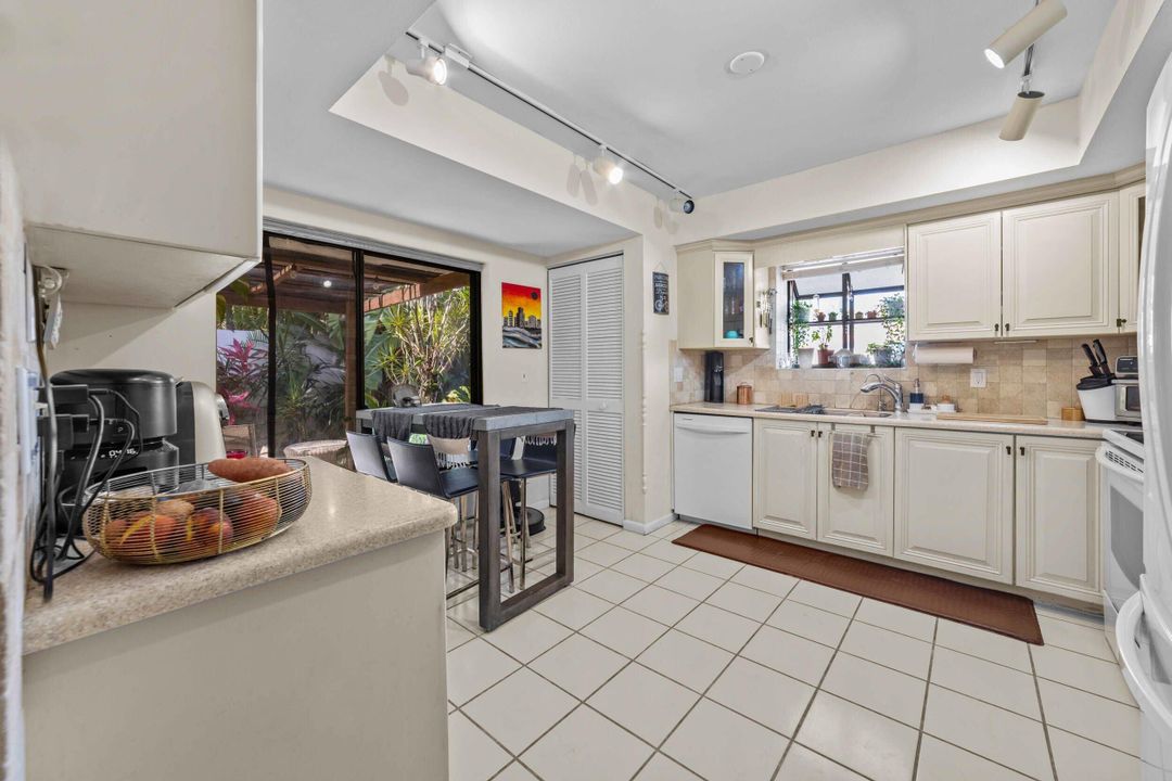 待售: $525,000 (4 贝兹, 3 浴室, 2127 平方英尺)