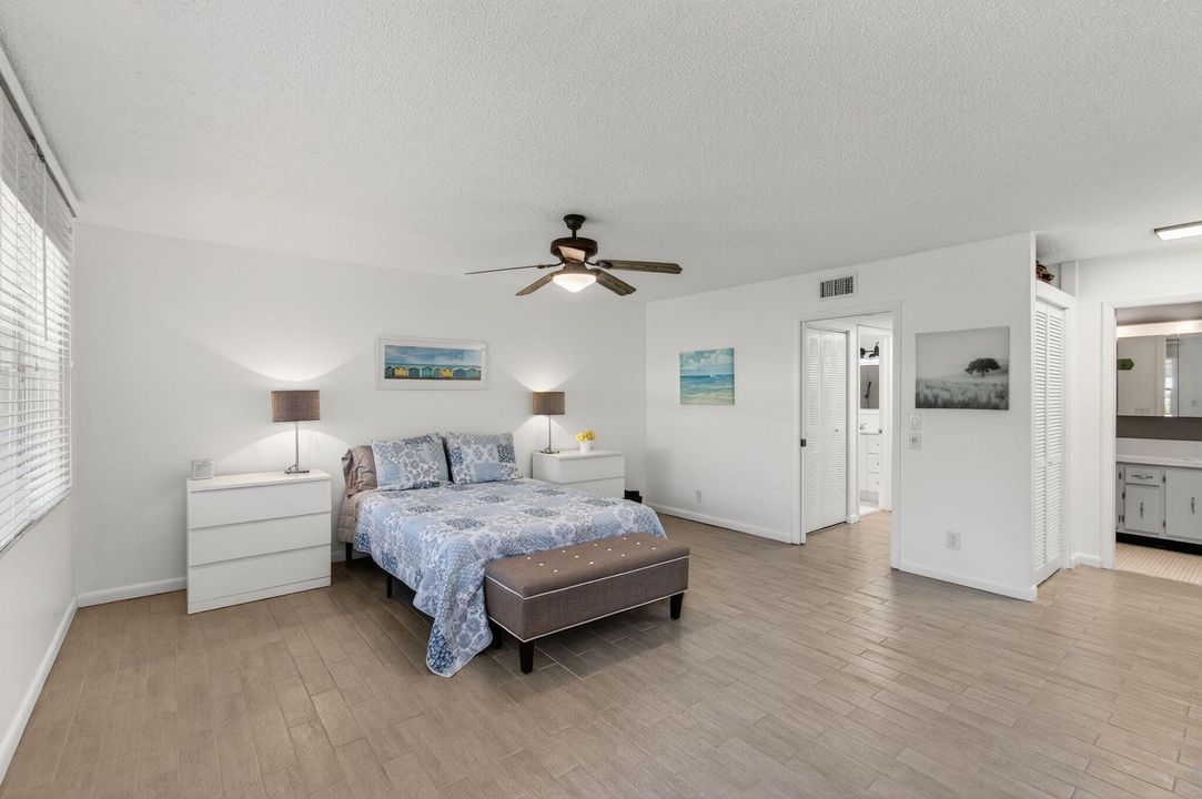 待售: $160,000 (1 贝兹, 2 浴室, 1040 平方英尺)