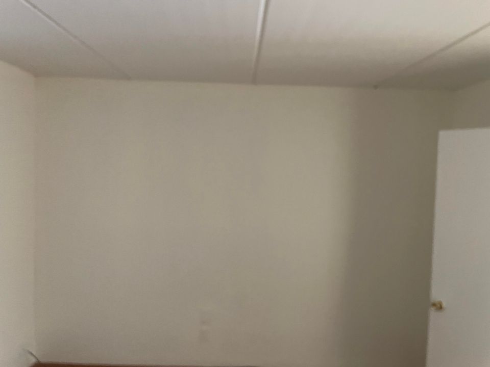 For Rent: $1,350 (1 beds, 1 baths, 650 Square Feet)