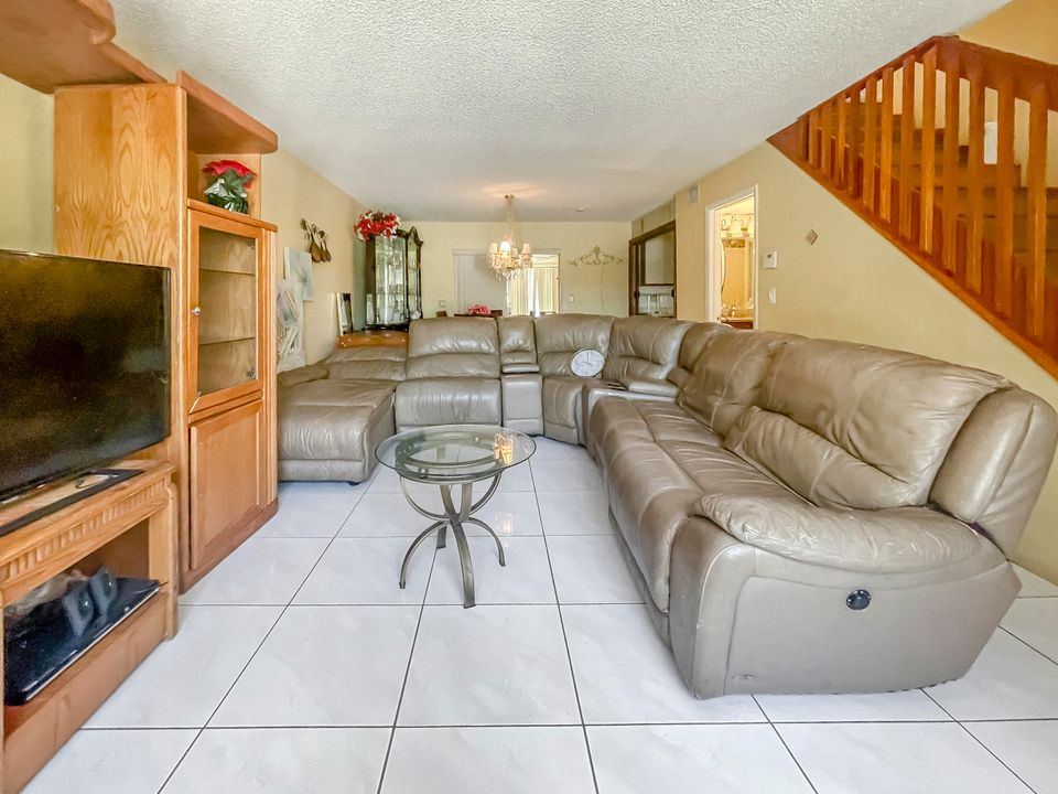 待售: $475,000 (3 贝兹, 2 浴室, 1638 平方英尺)