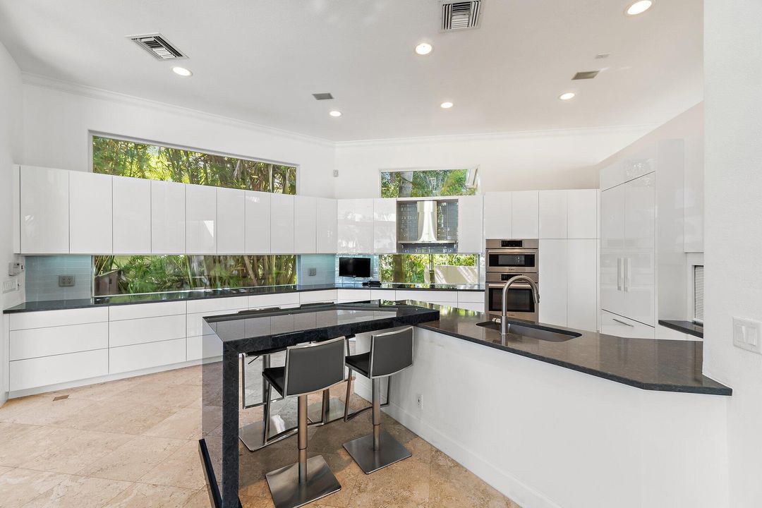 En Venta: $3,245,000 (4 camas, 4 baños, 4355 Pies cuadrados)