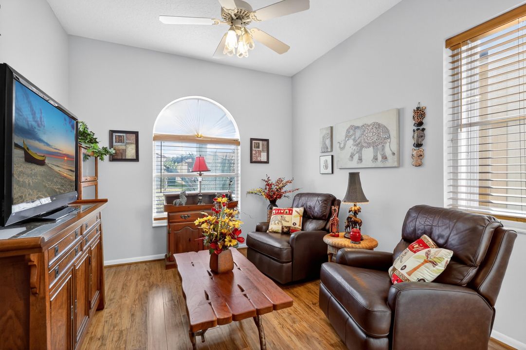 待售: $484,900 (3 贝兹, 2 浴室, 2353 平方英尺)