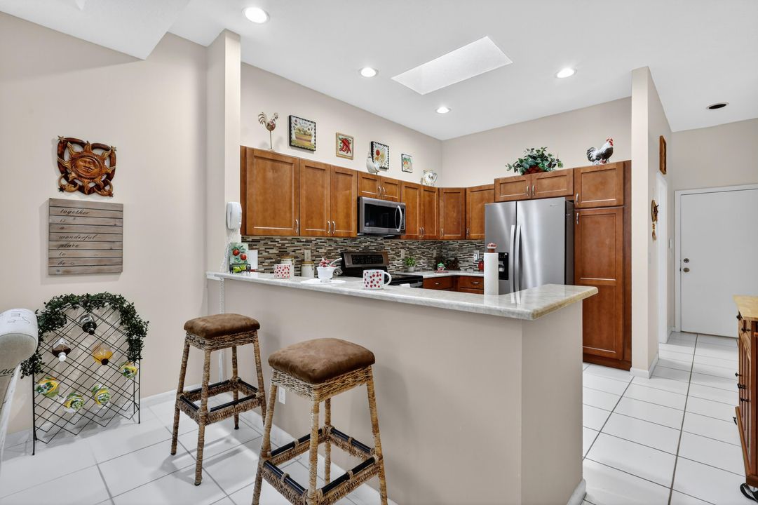 待售: $484,900 (3 贝兹, 2 浴室, 2353 平方英尺)