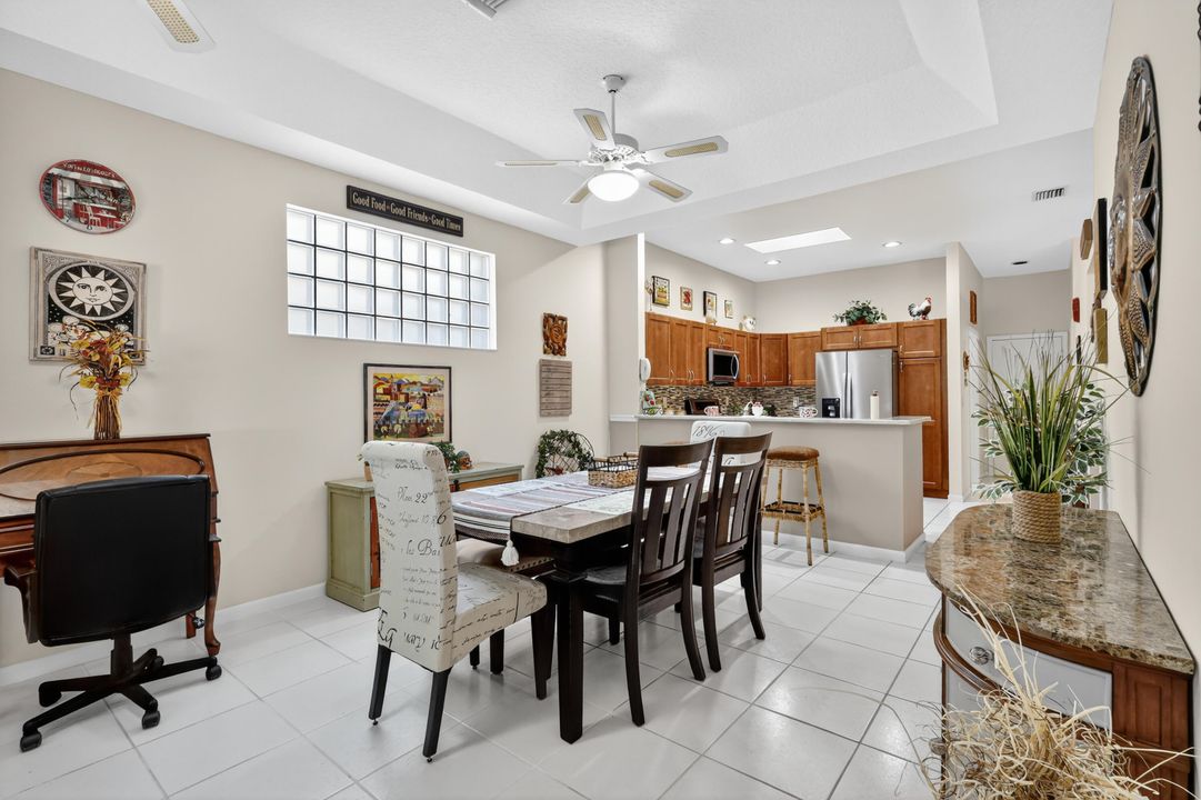 待售: $484,900 (3 贝兹, 2 浴室, 2353 平方英尺)