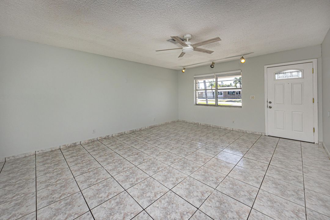 出租: $1,900 (2 贝兹, 2 浴室, 1050 平方英尺)