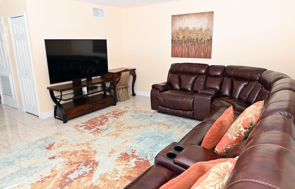 待售: $635,000 (4 贝兹, 2 浴室, 2005 平方英尺)