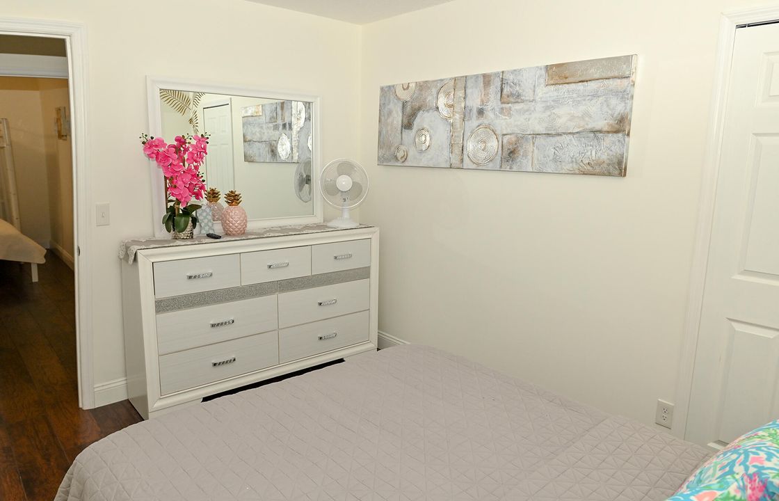 待售: $635,000 (4 贝兹, 2 浴室, 2005 平方英尺)