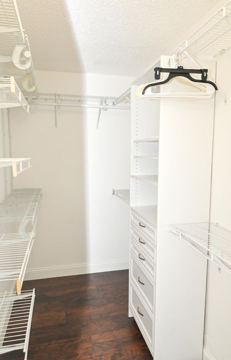 待售: $635,000 (4 贝兹, 2 浴室, 2005 平方英尺)