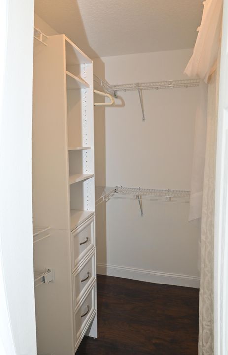 待售: $635,000 (4 贝兹, 2 浴室, 2005 平方英尺)