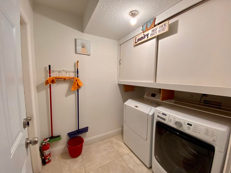 待售: $635,000 (4 贝兹, 2 浴室, 2005 平方英尺)