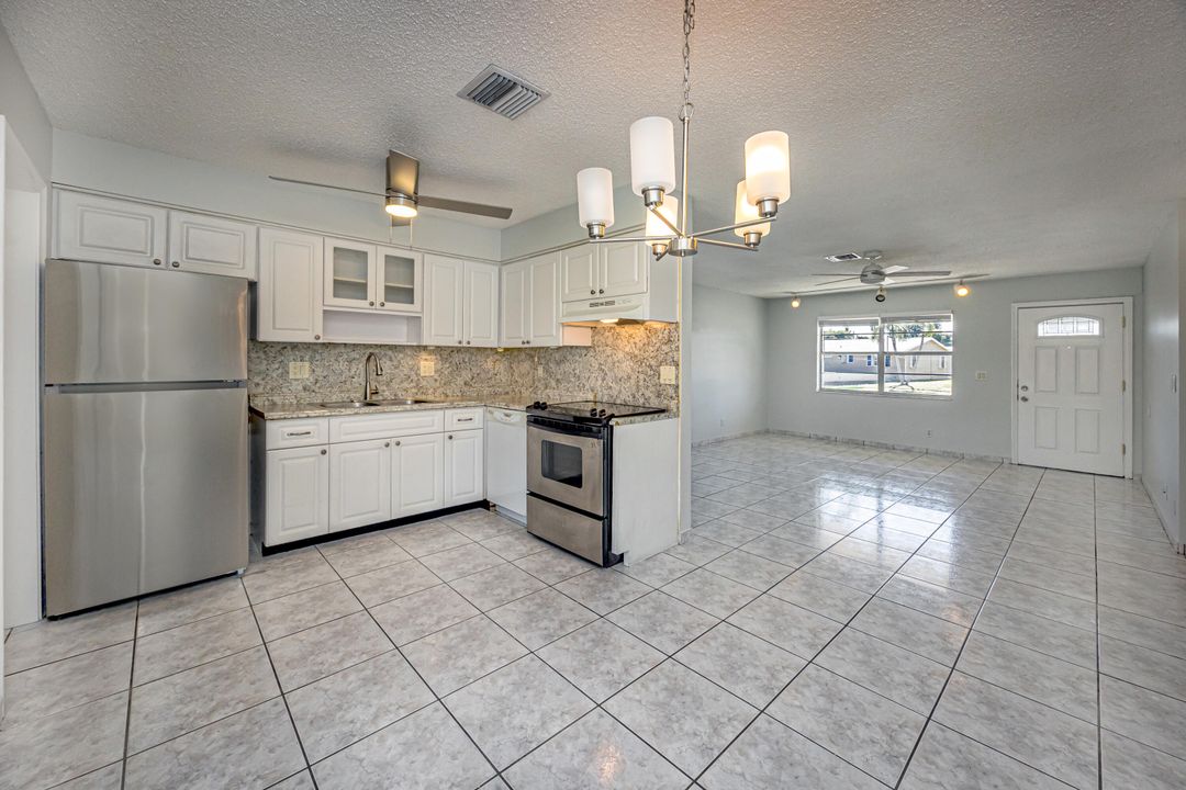 出租: $1,900 (2 贝兹, 2 浴室, 1050 平方英尺)