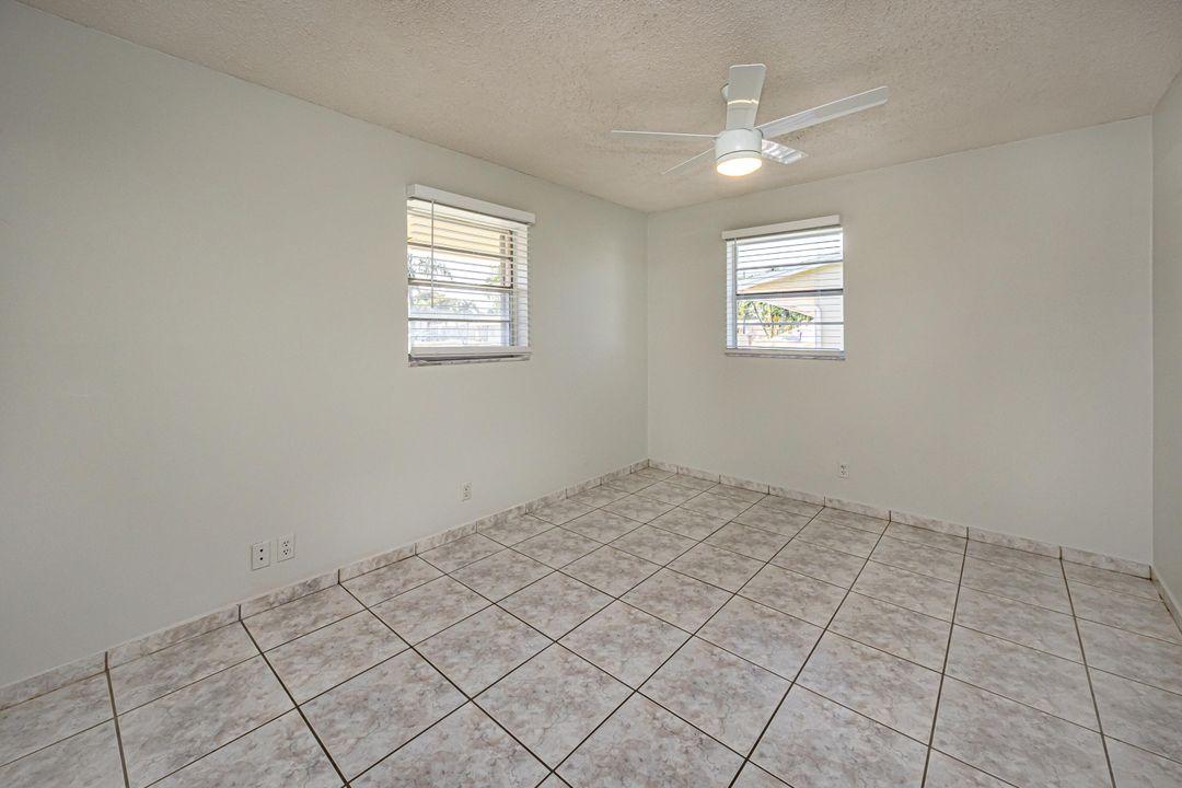 出租: $1,900 (2 贝兹, 2 浴室, 1050 平方英尺)