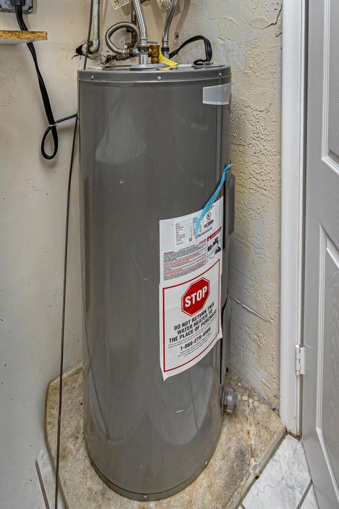 出租: $1,900 (2 贝兹, 2 浴室, 1050 平方英尺)