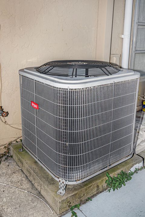 出租: $1,900 (2 贝兹, 2 浴室, 1050 平方英尺)