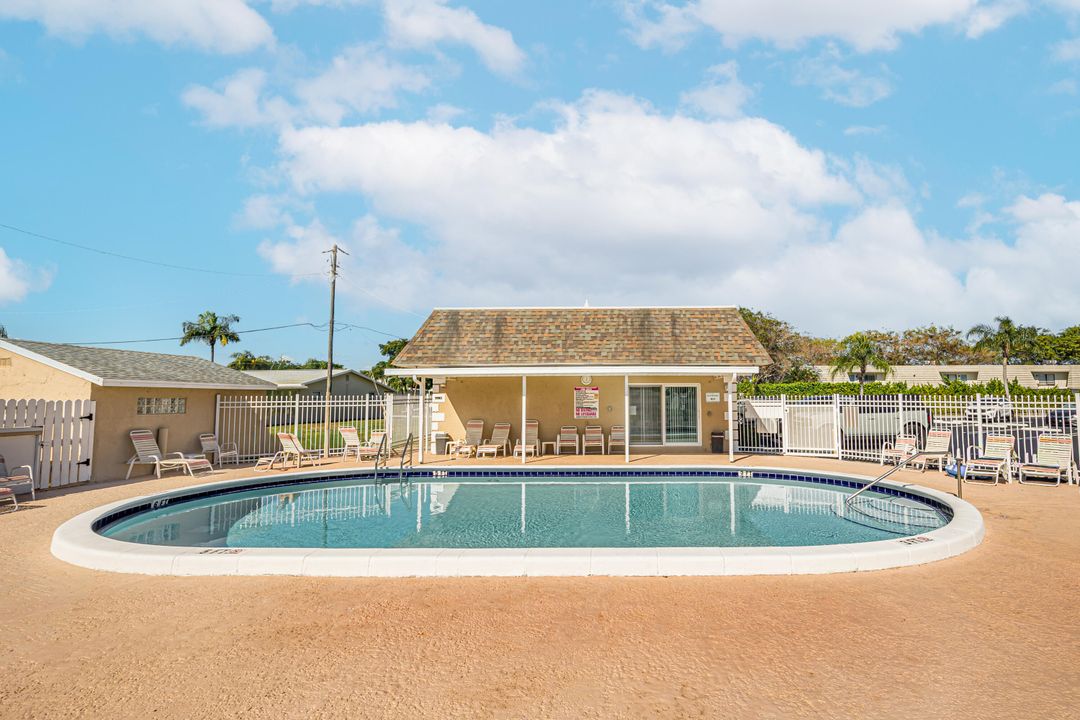 出租: $1,900 (2 贝兹, 2 浴室, 1050 平方英尺)