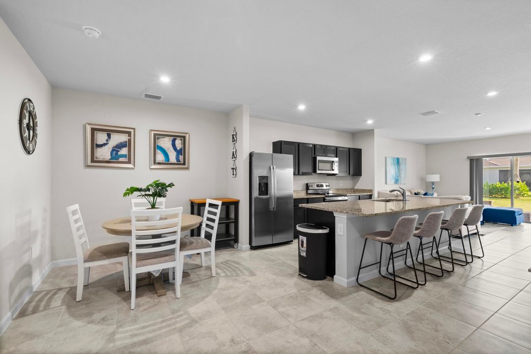 For Sale: $315,900 (3 beds, 2 baths, 1529 Square Feet)