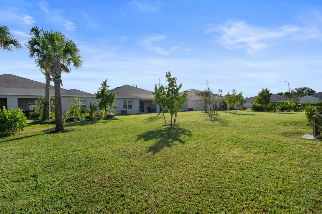 For Sale: $315,900 (3 beds, 2 baths, 1529 Square Feet)