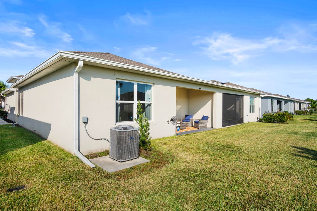 For Sale: $315,900 (3 beds, 2 baths, 1529 Square Feet)