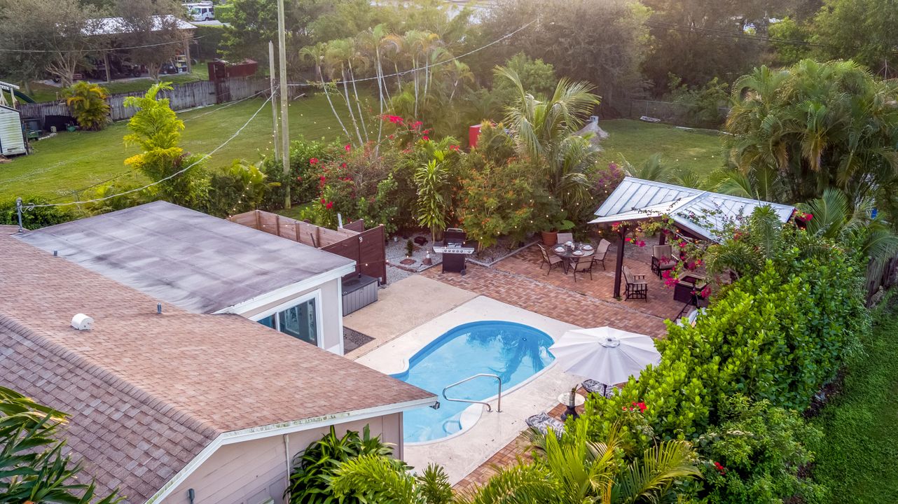 For Rent: $3,800 (3 beds, 2 baths, 1227 Square Feet)