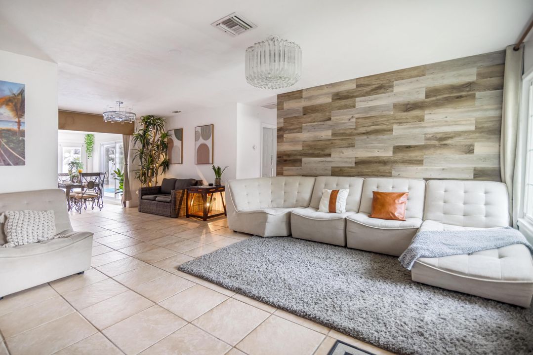 For Rent: $3,800 (3 beds, 2 baths, 1227 Square Feet)