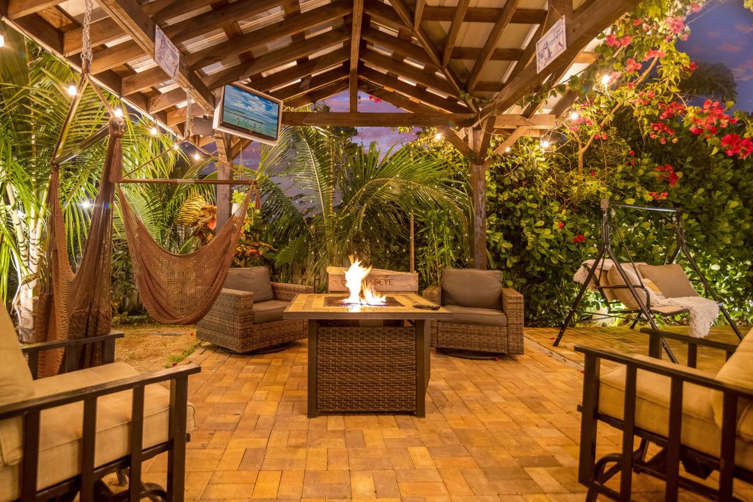 For Rent: $3,800 (3 beds, 2 baths, 1227 Square Feet)