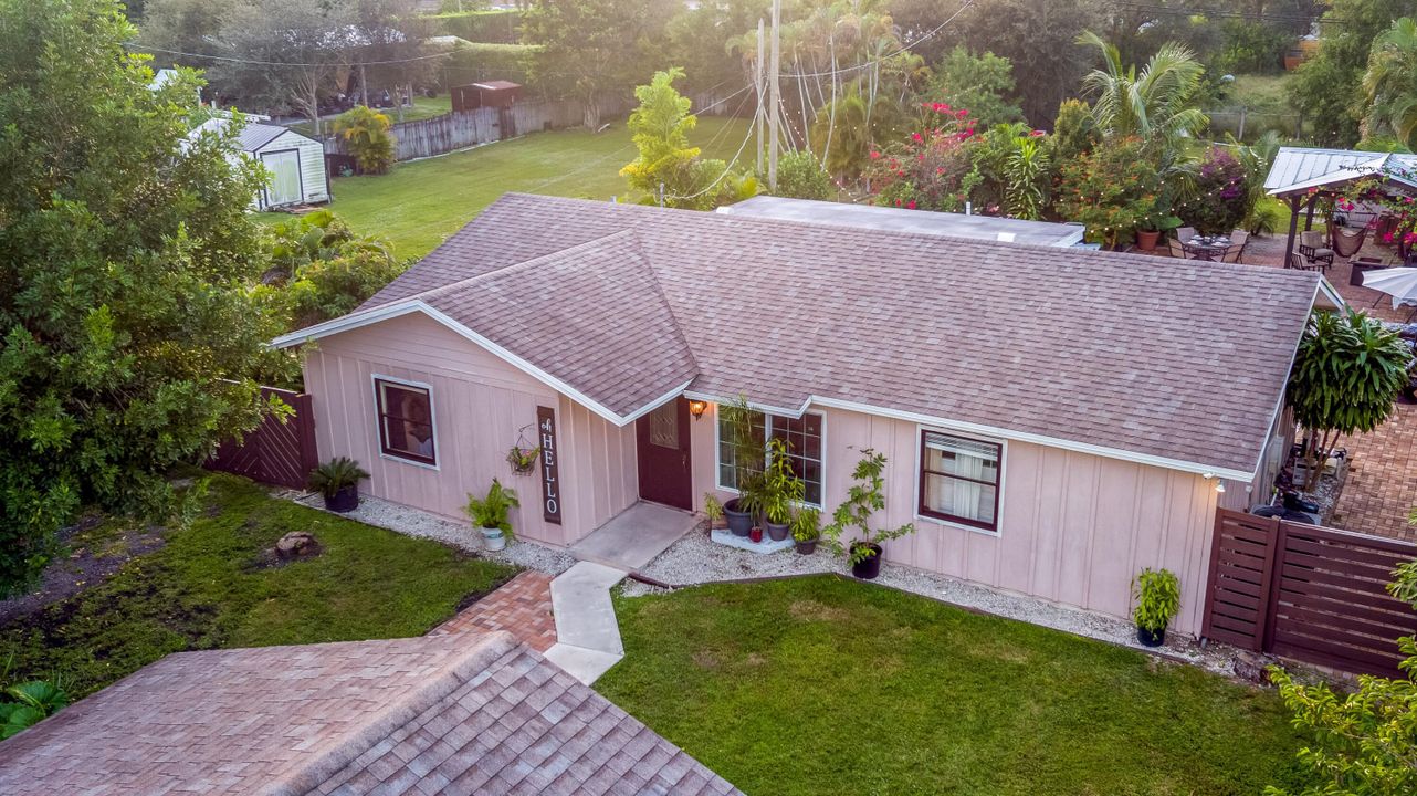 For Rent: $3,800 (3 beds, 2 baths, 1227 Square Feet)