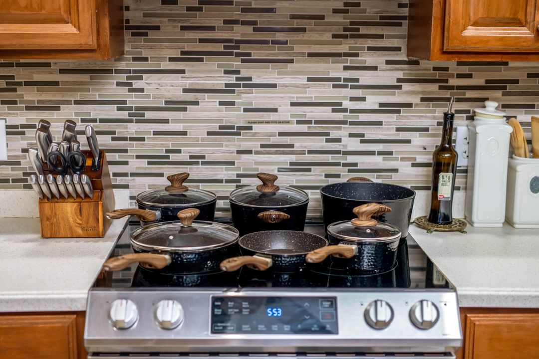 For Rent: $3,800 (3 beds, 2 baths, 1227 Square Feet)