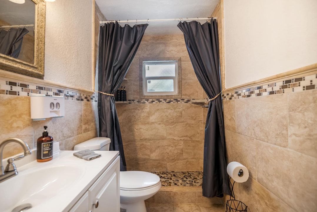 For Rent: $3,800 (3 beds, 2 baths, 1227 Square Feet)