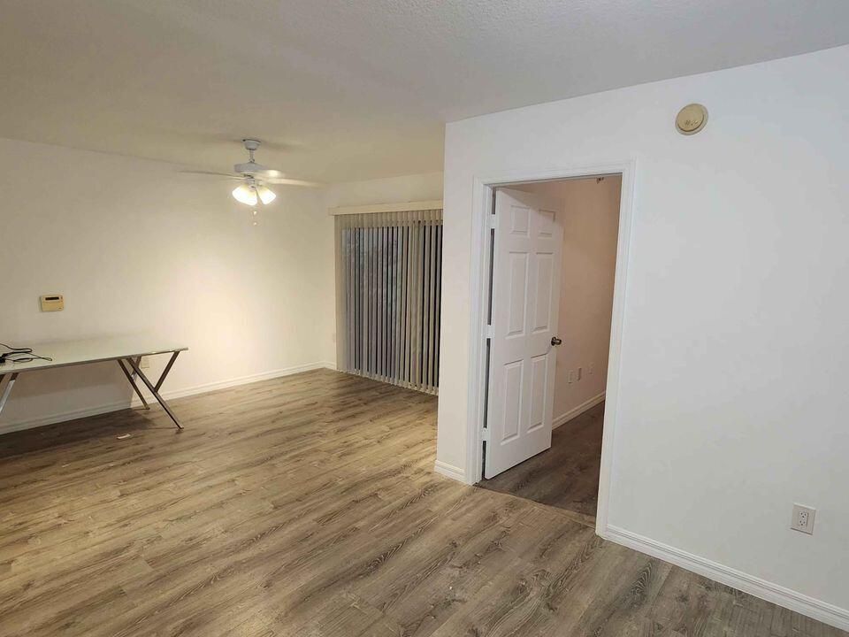 For Rent: $1,850 (2 beds, 1 baths, 926 Square Feet)