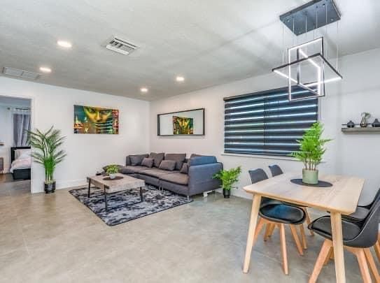 待售: $895,000 (0 贝兹, 0 浴室, 2246 平方英尺)