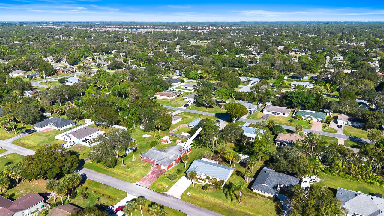 For Sale: $375,000 (4 beds, 2 baths, 2010 Square Feet)