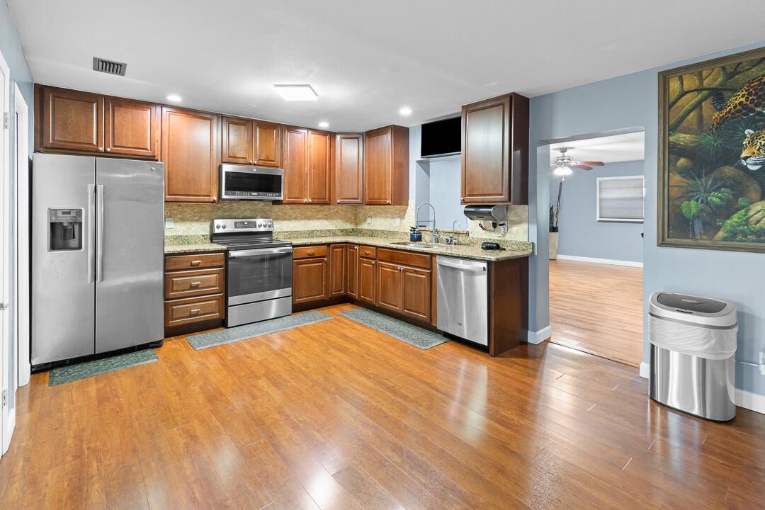 For Sale: $375,000 (4 beds, 2 baths, 2010 Square Feet)