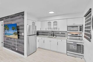 待售: $895,000 (0 贝兹, 0 浴室, 2246 平方英尺)