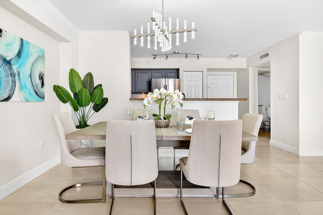 合同活跃: $6,500 (2 贝兹, 2 浴室, 1334 平方英尺)