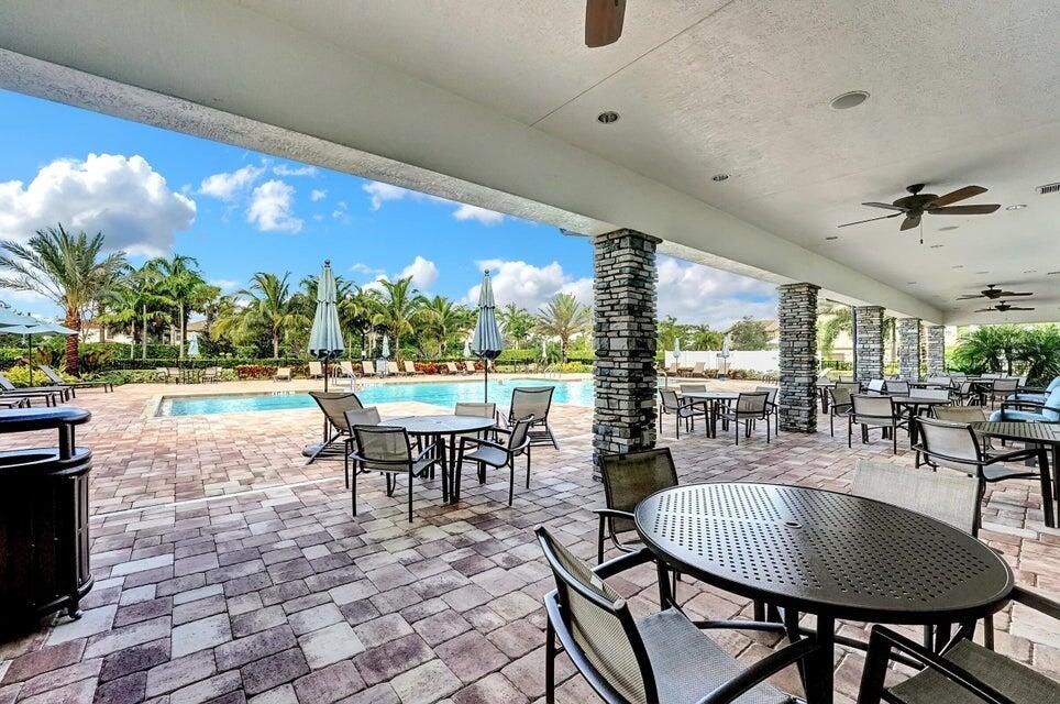 待售: $650,000 (4 贝兹, 2 浴室, 1894 平方英尺)