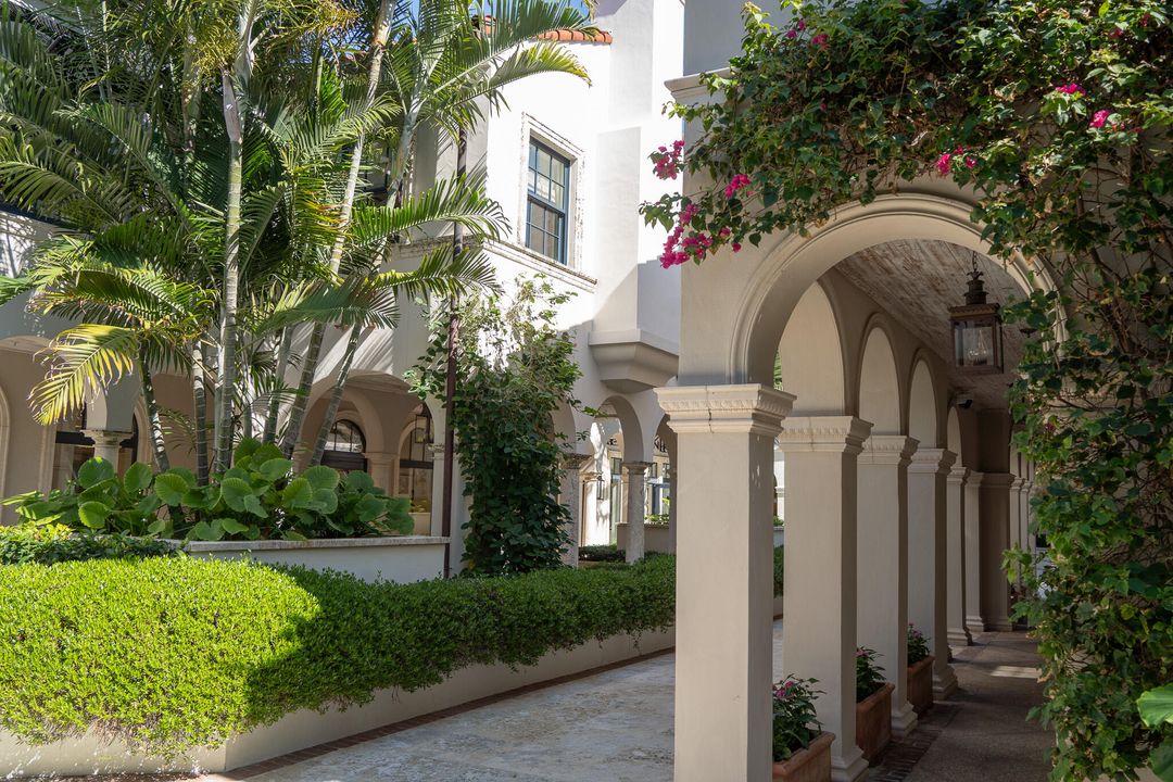 For Sale: $15,500,000 (3 beds, 3 baths, 3560 Square Feet)